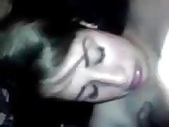 Porra de menina Turk na garagem