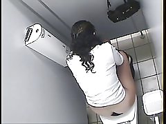 Espião de banheiro menina árabe