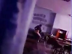 Porra secretamente na sala de aula