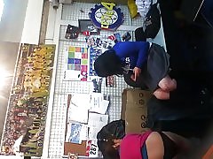 Trocando de roupa (sem fundo)