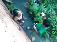 Piriguete favelada pagando boquete